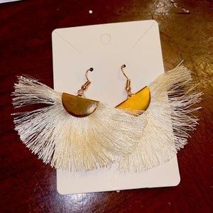 Earrings threads